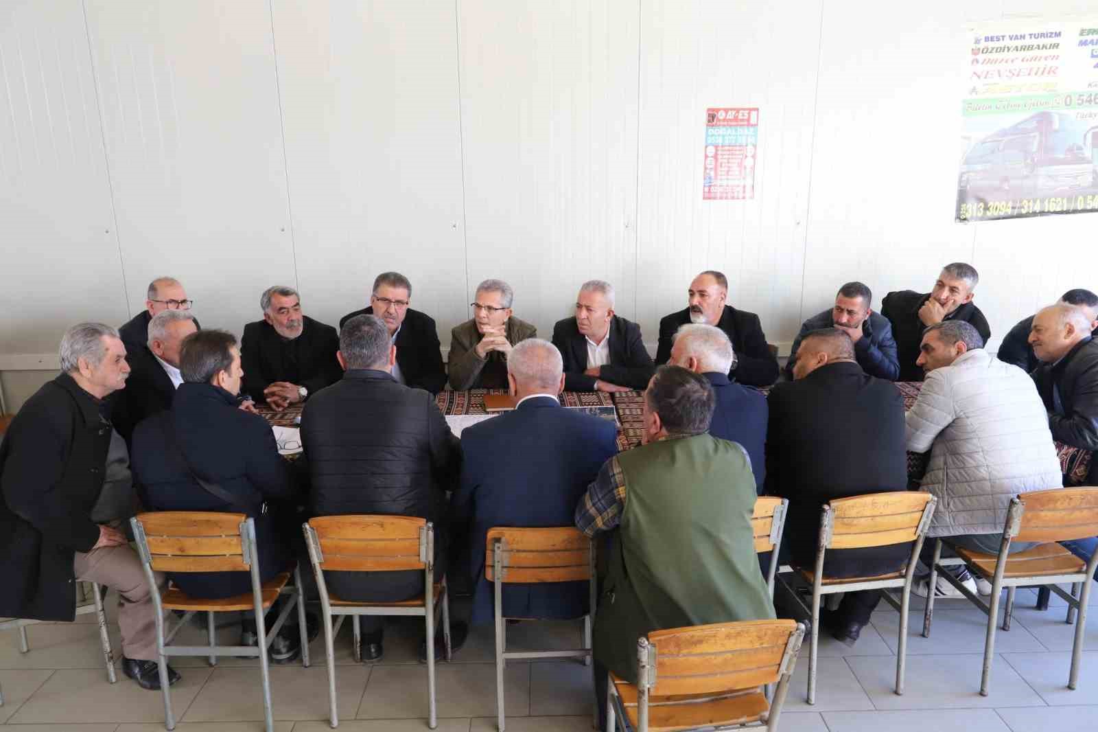 NAZİLLİ BELEDİYE BAŞKANI DR. ERTUĞRUL TETİK, VATANDAŞ ODAKLI BELEDİYECİLİK ANLAYIŞI DOĞRULTUSUNDA SAHA ÇALIŞMALARINI ARALIKSIZ SÜRDÜRÜYOR. BAŞKAN TETİK, 2026 YILININ İLK 8 AYINDA MAHALLE VE HALK BULUŞMALARI, ESNAF ZİYARETLERİ, ÇARŞI VE PAZAR GEZİLERİ İLE MAKAM GÖRÜŞMELERİ KAPSAMINDA TOPLAM 13 BİN 480 VATANDAŞLA BİREBİR GÖRÜŞEREK TALEP, ÖNERİ VE SORUNLARINI DİNLEDİ.