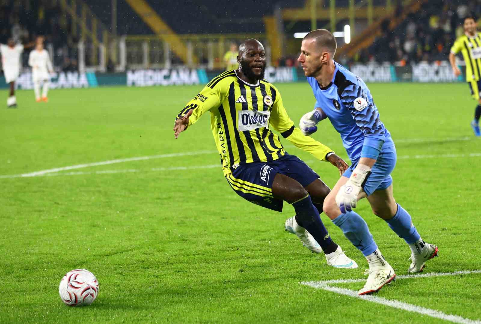 TRENDYOL SÜPER LİG’İN 8. HAFTASINDA FENERBAHÇE EVİNDE KARŞILAŞTIĞI CORENDON ALANYASPOR'U 3-0 MAĞLUP ETTİ.