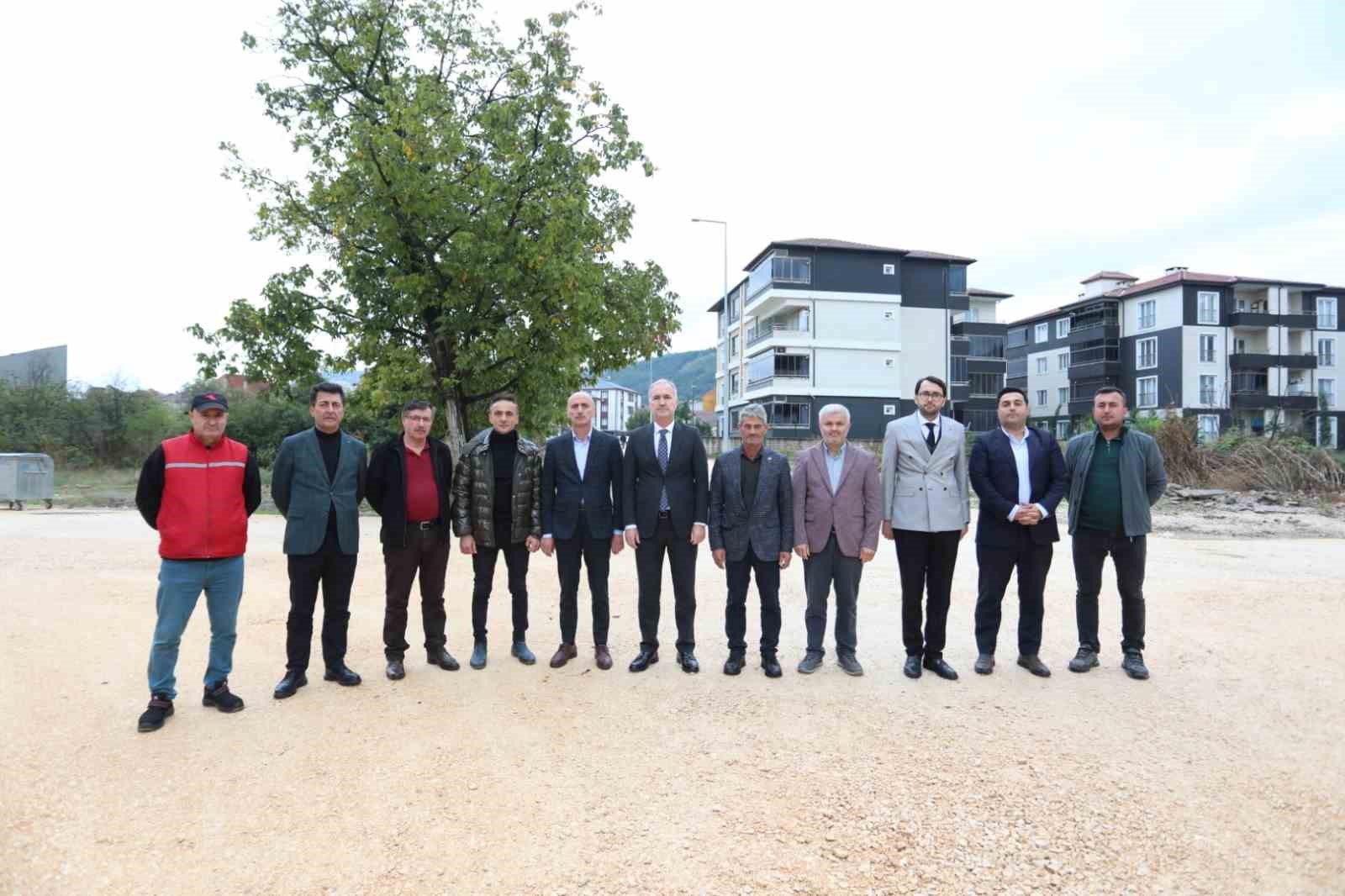 İNEGÖL BELEDİYESİ, CERRAH MAHALLESİNDE YENİ YAPILAŞMALARIN OLDUĞU BÖLGEDE 27 SOKAĞIN SATHİ KAPLAMASI İÇİN ÇALIŞMA BAŞLATTI. TOPLAMDA 4 KM UZUNLUĞUNDAKİ SOKAKLARDA 25 DEKAR KAPLAMA YAPILACAK.