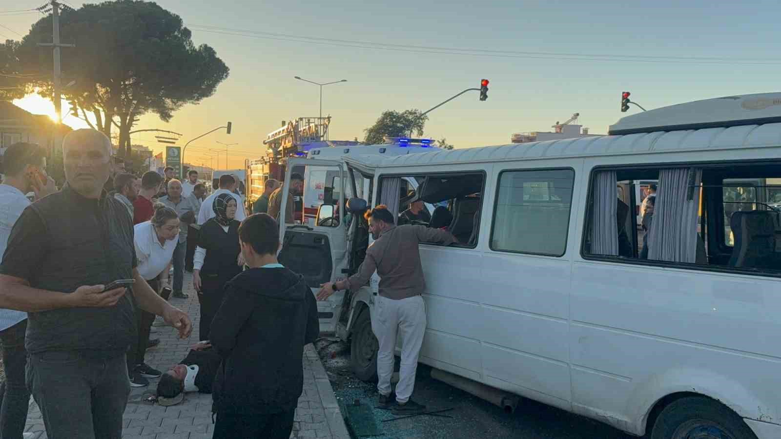 AYDIN’DA TRAFİK KAZASI: 10 YARALI