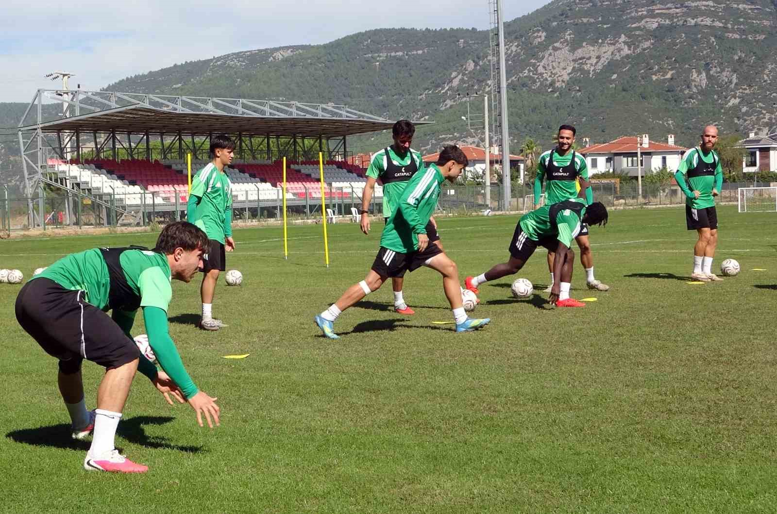 TRENDYOL 1. LİG’DE MÜCADELE EDEN MUĞLASPOR, MİLLİ ARANIN ARDINDAN DEPLASMANDA FATİH KARAGÜMRÜK İLE OYNAYACAĞI MAÇIN HAZIRLIKLARINI SÜRDÜRÜYOR