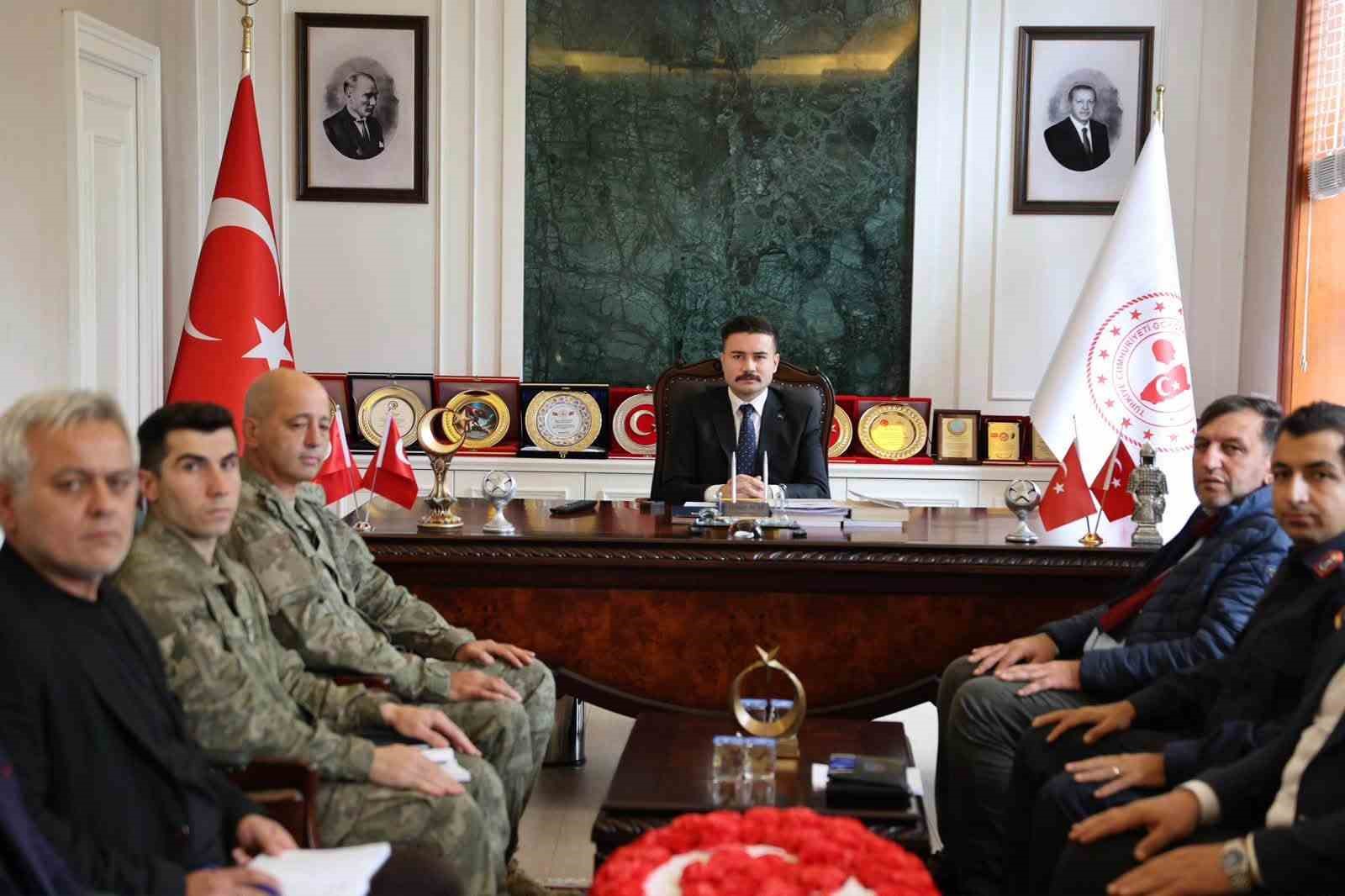 ÇANAKKALE’NİN GÖKÇEADA İLÇESİNDE 29 EKİM CUMHURİYET BAYRAMI KUTLAMA KOMİTESİ TOPLANTISI GERÇEKLEŞTİRİLDİ.