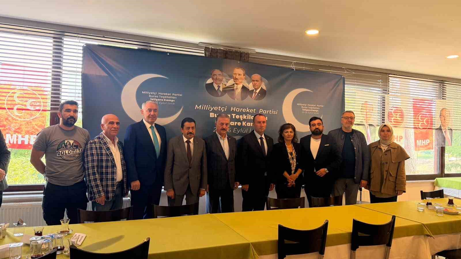 MİLLİYETÇİ HAREKET PARTİSİ (MHP) BURSA TEŞKİLATLARI TARAFINDAN DÜZENLENEN İSTİŞARE KAMPI BURSA'NIN İZNİK İLÇESİNDEKİ DSİ TESİSLERİ'NDE GERÇEKLEŞTİRİLDİ. KAMPA MHP GENEL SEKRETERİ VE BURSA MİLLETVEKİLİ İSMET BÜYÜKATAMAN, MHP BURSA MİLLETVEKİLİ FEVZİ ZIRHLIOĞLU, MHP BURSA İL BAŞKANI MEHMET EMİN ÖZCANBAZ İLE ÇOK SAYIDA TEŞKİLAT MENSUBU KATILDI.