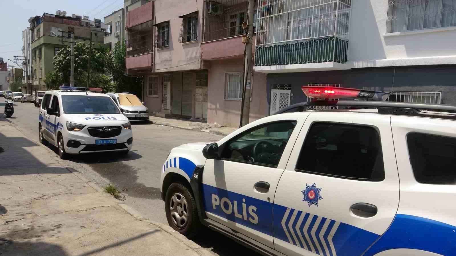 MERSİN’DE YENGESİ AYGÜL ÇINAR İLE ONUN ANNESİ TÜRKAN SÖYLEMEZ’İ SİLAHLA ÖLDÜRDÜĞÜ İDDİASIYLA YARGILANAN TUTUKLU SANIK ÖMER CAN ÇINAR HAKKINDA 2 KEZ AĞIRLAŞTIRILMIŞ MÜEBBET HAPİS CEZASI TALEP EDİLDİ.