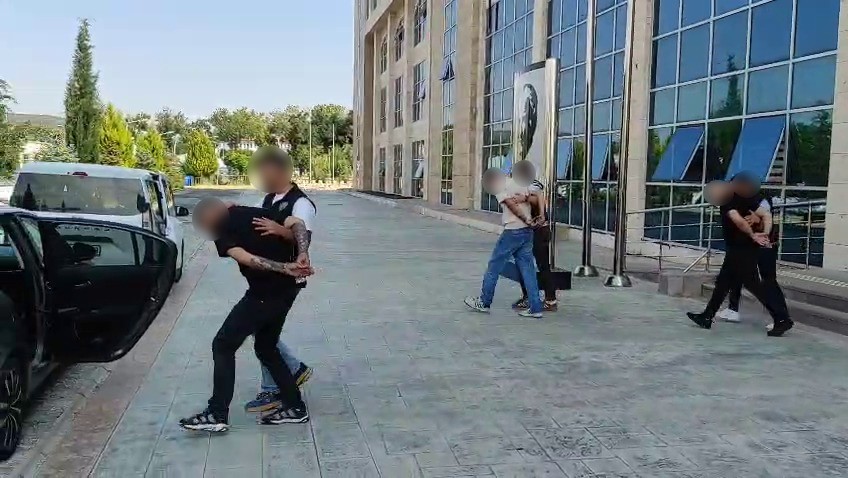 UŞAK’TA BELİRLİ TARİHLER ARASINDA DÜZENLENEN UYUŞTURUCU OPERASYONLARINDA GÖZALTINA ALINAN 14 KİŞİ, ÇIKARILDIKLARI MAHKEMECE TUTUKLANARAK CEZAEVİNE GÖNDERİLDİ.