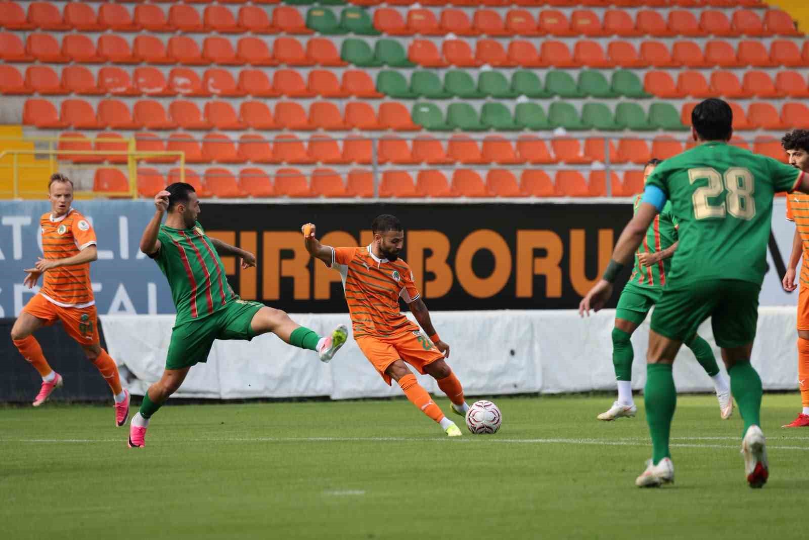 CORENDON ALANYASPOR, MİLLİ TAKIM ARASINDA SÜPER LİG EKİPLERİNDEN AMED SPORTİF FAALİYETLER İLE OYNADIĞI HAZIRLIK MAÇINI 4-0 KAZANDI.