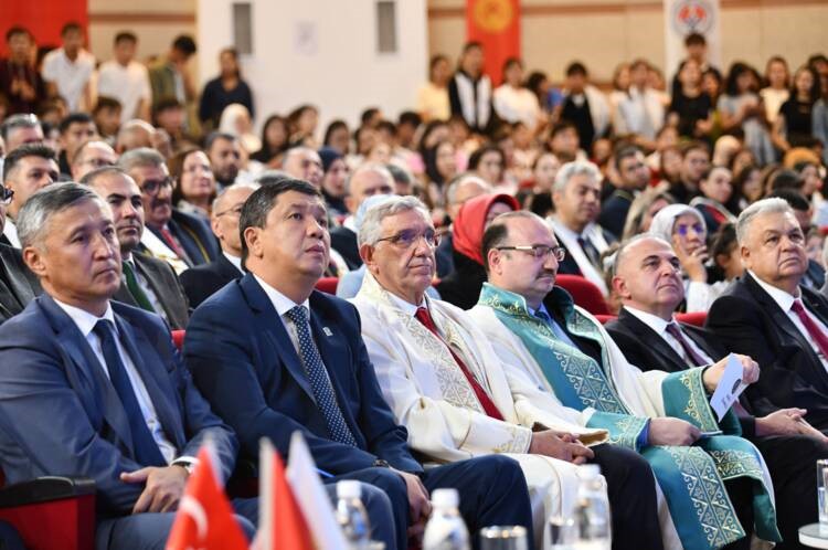 KIRGIZİSTAN-TÜRKİYE MANAS ÜNİVERSİTESİ (KTMÜ), 2026-2027 EĞİTİM-ÖĞRETİM YILINA DÜZENLENEN AÇILIŞ TÖRENİYLE BAŞLADI
