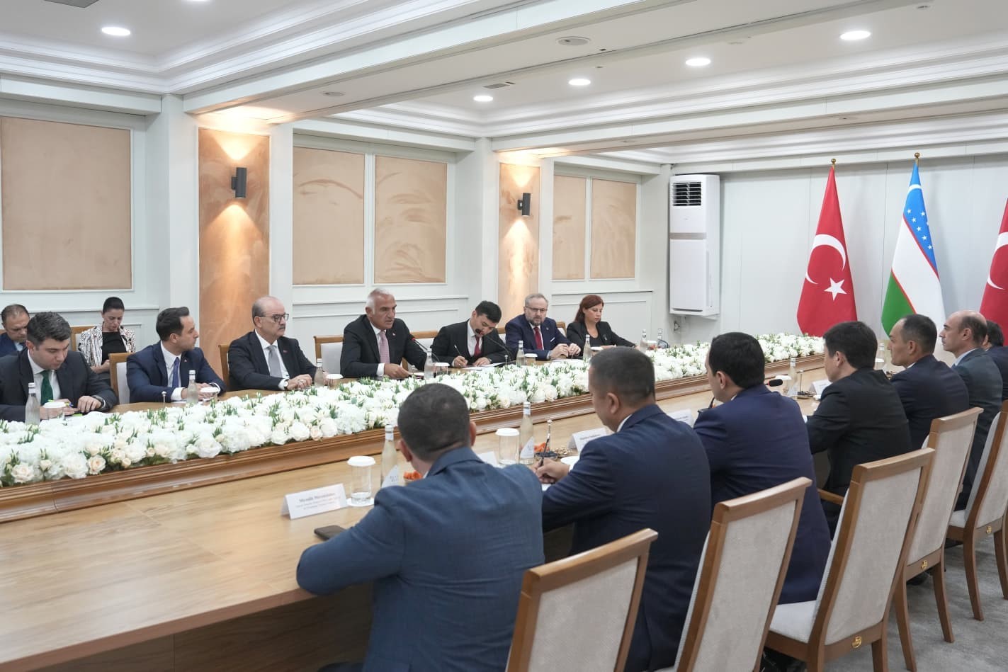 BAKAN ERSOY, ÖZBEKİSTAN'IN BAĞIMSIZLIĞININ 35. YIL DÖNÜMÜ DOLAYISIYLA BAŞKENT TAŞKENT'İ ZİYARET ETTİ.