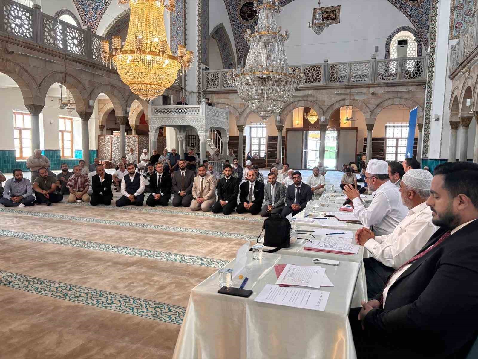 DİYANET İŞLERİ BAŞKANLIĞI TARAFINDAN DÜZENLENEN 2026 YILI CAMİLER VE DİN GÖREVLİLERİ HAFTASI ETKİNLİKLERİ KAPSAMINDA GERÇEKLEŞTİRİLEN ETKİLİ HUTBE SUNUMU YARIŞMASI’NIN 10. BÖLGE FİNALİ, DÜZCE’DE YAPILDI.