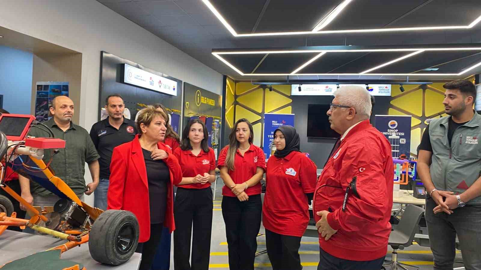 TÜRKİYE’NİN EN BÜYÜK BİLİM VE TEKNOLOJİ ORGANİZASYONLARINDAN TEKNOFEST’TE SİNOP ÜNİVERSİTESİ, NÜKLEER ENERJİ TEKNOLOJİLERİ ALANINDA GELİŞTİRDİĞİ PROJELERLE ÖNEMLİ BAŞARILARA İMZA ATTI.
