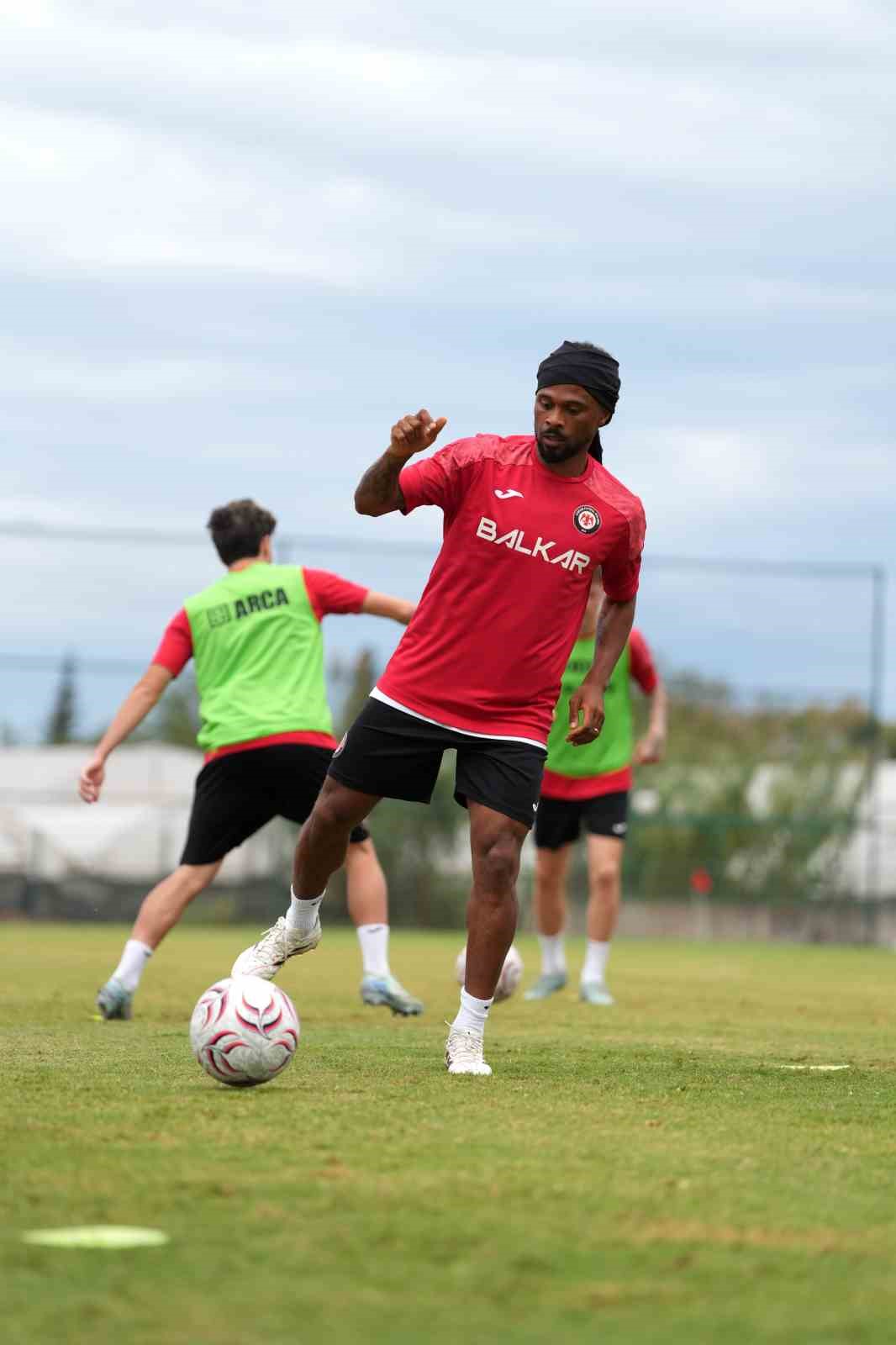 ÇORUM FK, ANTALYA KAMPINDA ÇALIŞMALARINI SÜRDÜRDÜ