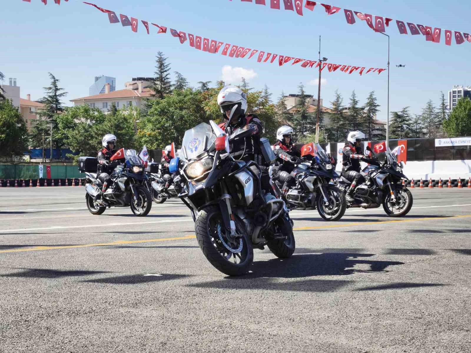 ANKARA İL EMNİYET MÜDÜRLÜĞÜ TARAFINDAN MOTOSİKLETLİ POLİS TİMLERİ'NİN MEZUNİYET TÖRENİ DÜZENLENDİ.
