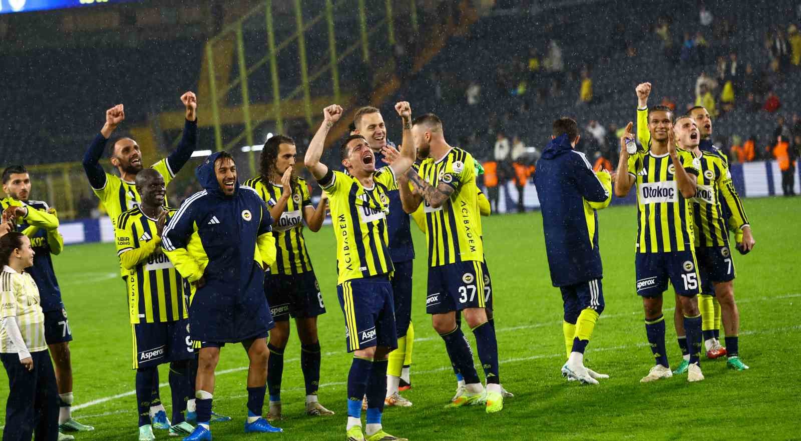 TRENDYOL SÜPER LİG’İN 8. HAFTASINDA FENERBAHÇE EVİNDE KARŞILAŞTIĞI CORENDON ALANYASPOR'U 3-0 MAĞLUP ETTİ.