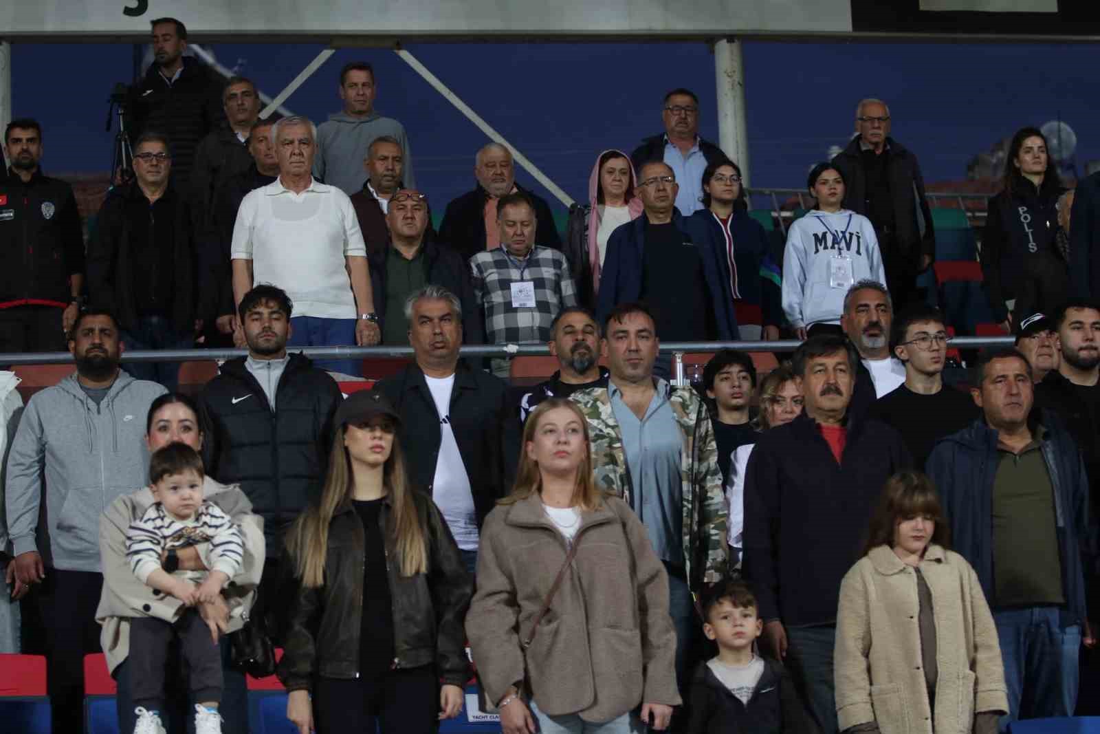 TFF 2. LİG KIRMIZI GRUP 5. HAFTA MAÇINDA FETHİYESPOR, KONUK ETTİĞİ KARACABEY BELEDİYESPOR’A 1-0 MAĞLUP OLDU.
