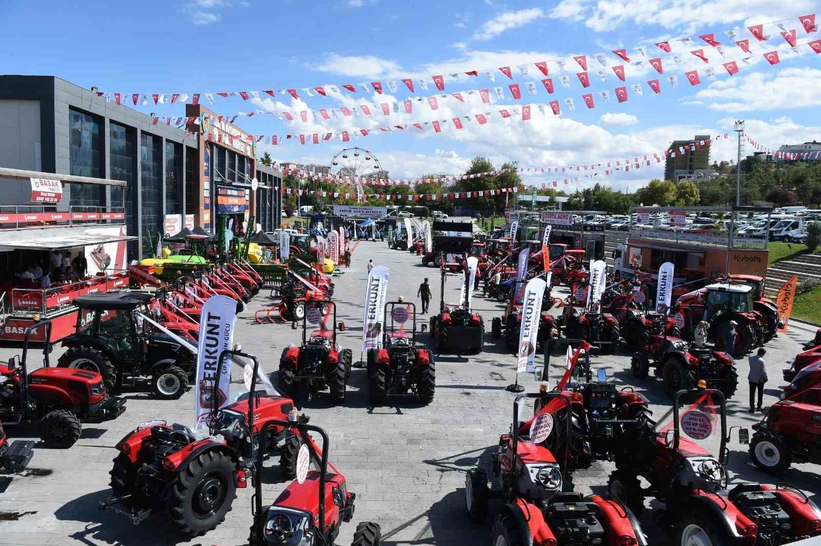 MALATYA’DA 7 YIL ARADAN SONRA TARIM FUARI KAPILANI YENİDEN AÇTI