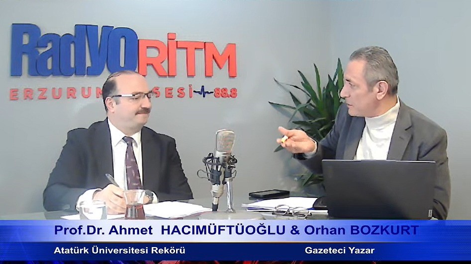 ATATÜRK ÜNİVERSİTESİ REKTÖRÜ PROF. DR. AHMET HACIMÜFTÜOĞLU, SESLİ GAZETE’DE İLAÇ HAMMADDESİ ÜRETİMİNDEN 400 YATAKLI KANSER HASTANESİ ÇALIŞMASINA, MANAS İŞ BİRLİĞİNDEN ERZURUM’UN SORUNLARINA ÇÖZÜM ARAYIŞINA KADAR ÜNİVERSİTENİN HEDEFLERİNİ ANLATTI.