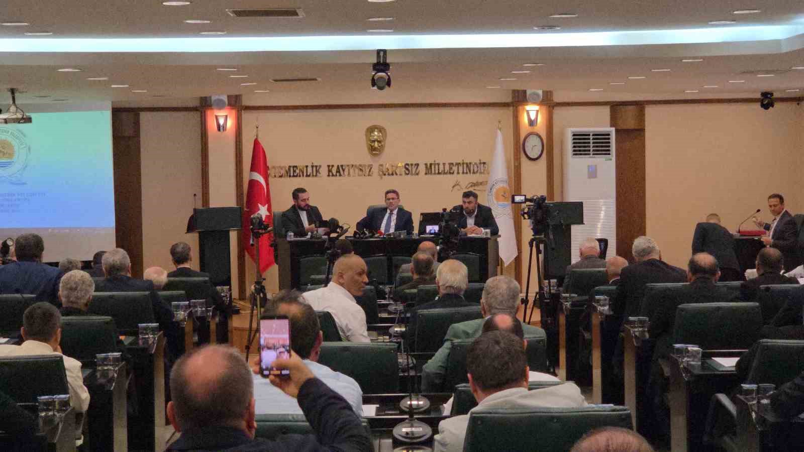 MECLİSE, NİHAT SOĞUK BAŞKANLIK YAPTI.