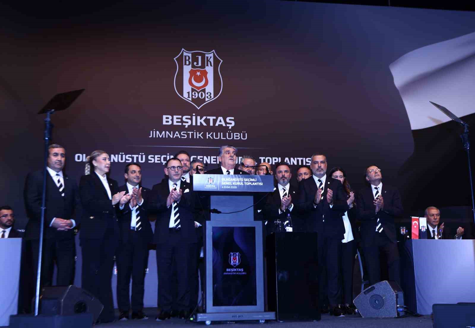 BEŞİKTAŞ OLAĞANÜSTÜ SEÇİMLİ GENEL KURUL TOPLANTISI'NDA SERDAL ADALI, 3 BİN 815 OYLA YENİDEN BAŞKANLIĞINA SEÇİLDİ.