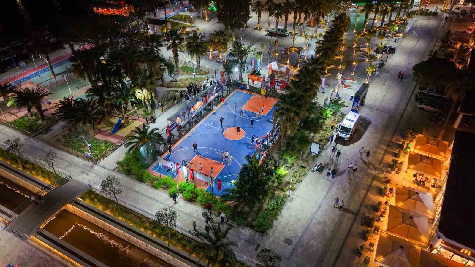 TURGUTREİS’TE BASKETBOL ŞÖLENİ BAŞLADI: ŞAMPİYONLUK İÇİN 56 TAKIM SAHAYA ÇIKTI