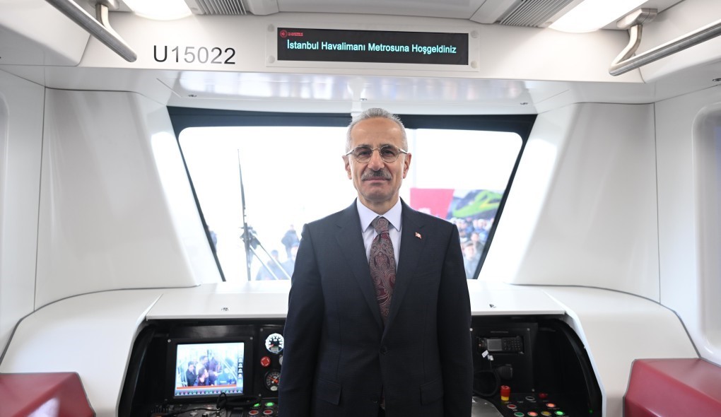 ULAŞTIRMA VE ALTYAPI BAKANI ABDULKADİR URALOĞLU