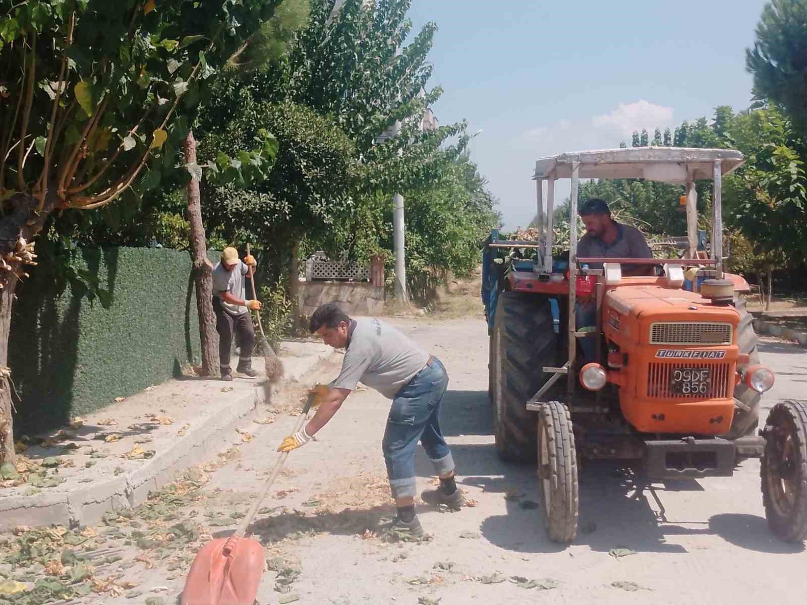 KÖŞK BELEDİYESİ TEMİZLİK İŞLERİ EKİPLERİ, İLÇE GENELİNDEKİ PARK, BAHÇE VE YEŞİL ALANLARDA OT BİÇME, TEMİZLİK VE ÇEVRE DÜZENLEME ÇALIŞMALARINI SÜRDÜRÜYOR.