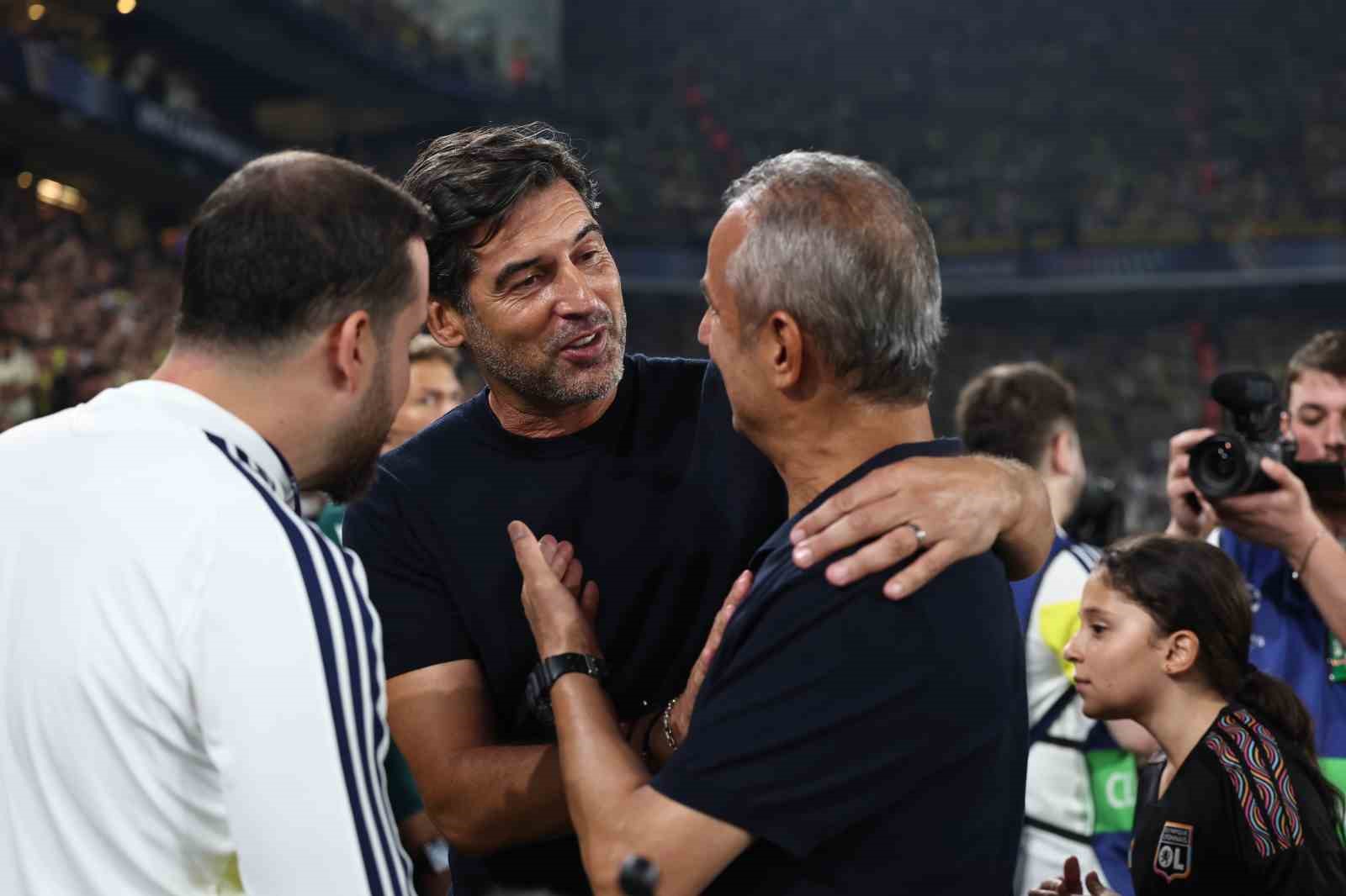 FENERBAHÇE TEKNİK DİREKTÖRÜ İSMAİL KARTAL, SÜPER LİG'DE SON OYNADIKLARI GENÇLERBİRLİĞİ MAÇI 11'İNE GÖRE LYON MÜSABAKASINA 6 DEĞİŞİKLİK İLE ÇIKTI.