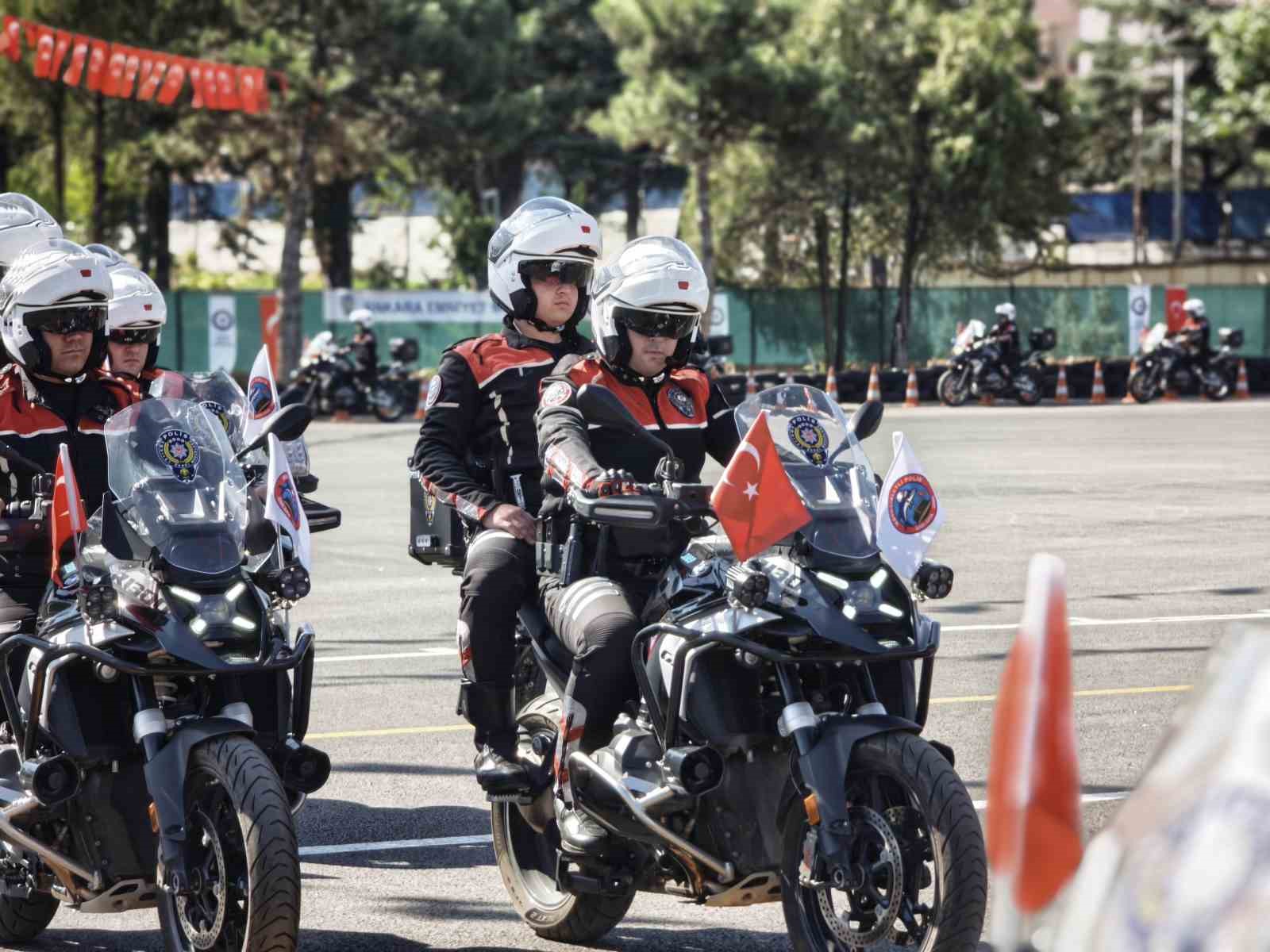 ANKARA İL EMNİYET MÜDÜRLÜĞÜ TARAFINDAN MOTOSİKLETLİ POLİS TİMLERİ'NİN MEZUNİYET TÖRENİ DÜZENLENDİ.