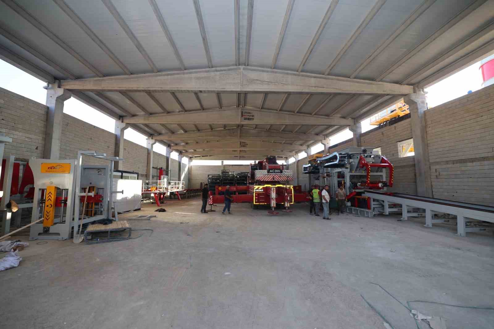 SİİRT’İN ALTYAPISINI GÜÇLENDİRECEK BETON SANTRALİ VE PARKE TAŞI ÜRETİM TESİSİNİN KURULUMU BAŞLADI