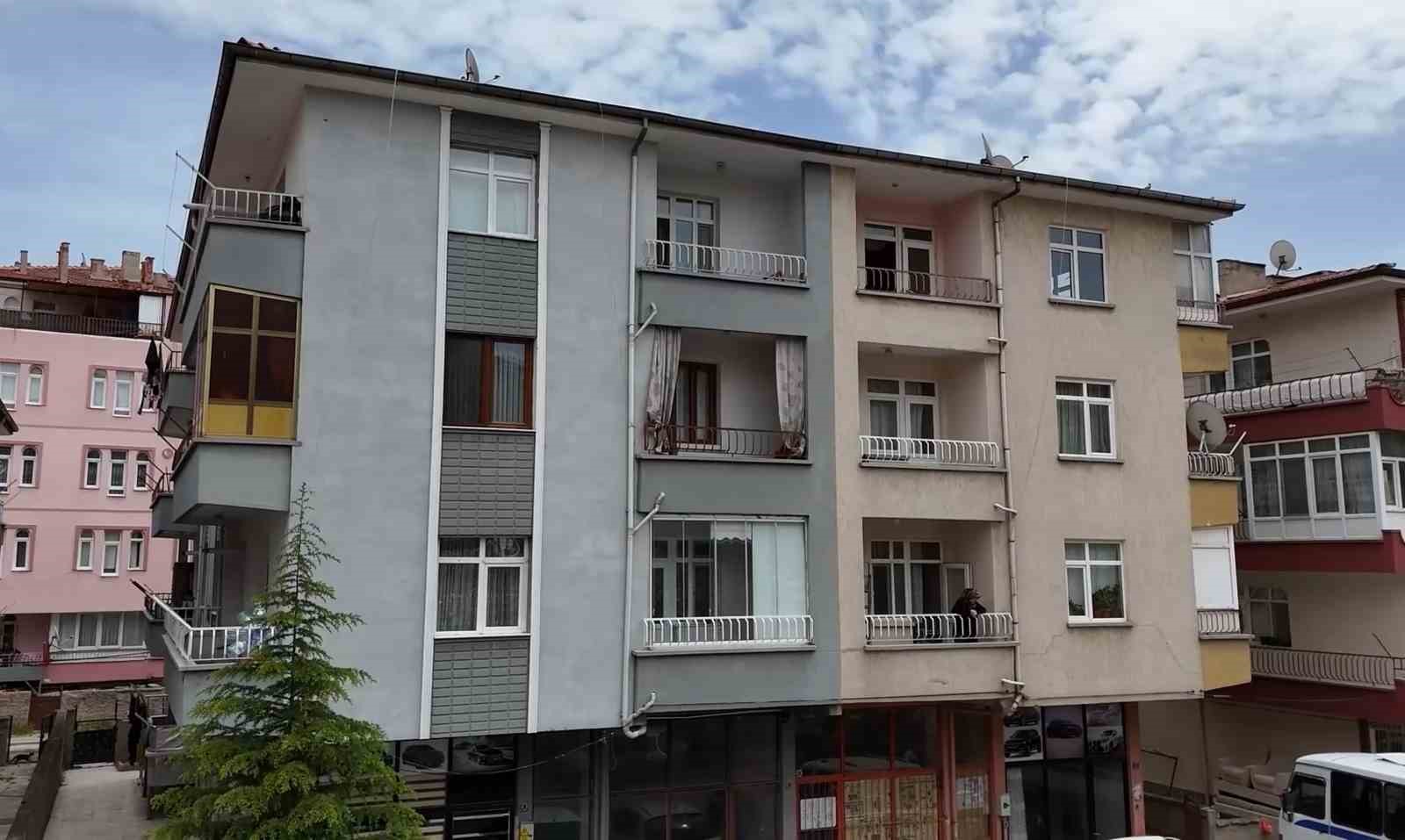 CİNAYETİN İŞLENDİĞİ APARTMAN