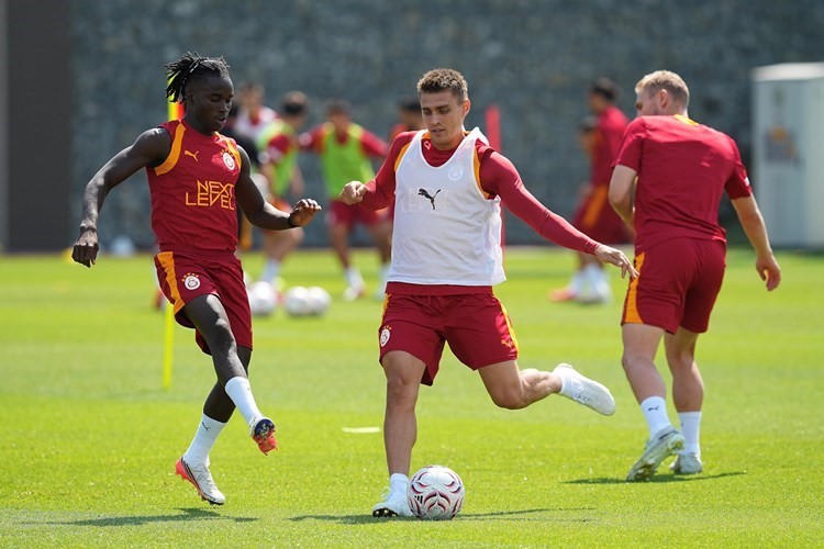 GALATASARAY, TRENDYOL SÜPER LİG’İN 2. HAFTASINDA ERZURUMSPOR FK İLE OYNAYACAĞI MAÇIN HAZIRLIKLARINI YAPTIĞI ANTRENMANLA SÜRDÜRDÜ.