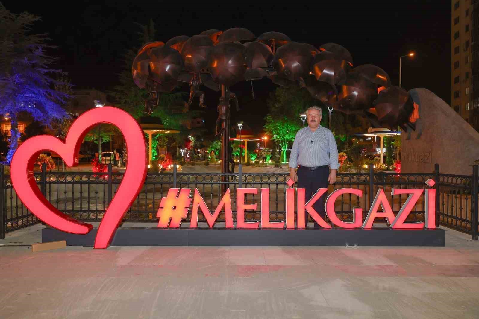 MELİKGAZİ BELEDİYESİ, İLÇEYE DEĞER KATAN İKİ ÖNEMLİ PROJENİN TANITIM VE AÇILIŞINI VATANDAŞLARIN KATILIMIYLA GERÇEKLEŞTİRECEK.