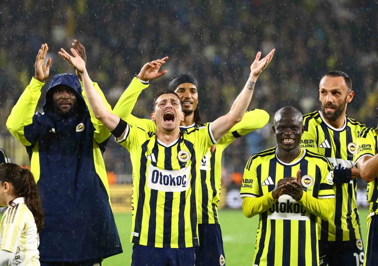 TRENDYOL SÜPER LİG’İN 8. HAFTASINDA FENERBAHÇE EVİNDE KARŞILAŞTIĞI CORENDON ALANYASPOR'U 3-0 MAĞLUP ETTİ.