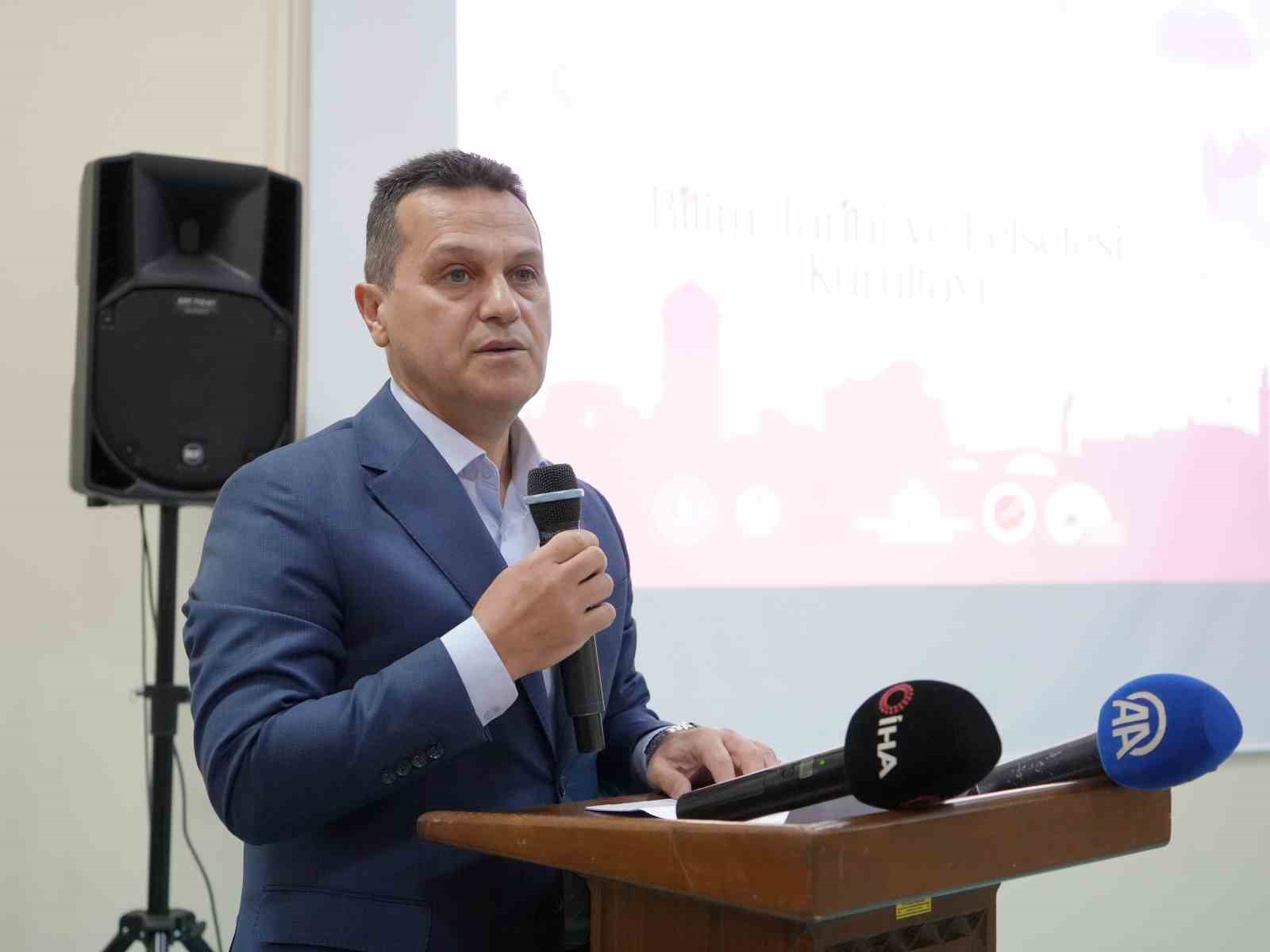 KASTAMONU ÜNİVERSİTESİ REKTÖRÜ PROF. DR. AHMET HAMDİ TOPAL, “KASTAMONU ÜNİVERSİTESİNİN ÇALIŞMALARI, ŞEHRİN BİLİMSEL GEÇMİŞİNİN YENİDEN ELE ALINMASINA KATKI SUNACAKTIR” DEDİ.