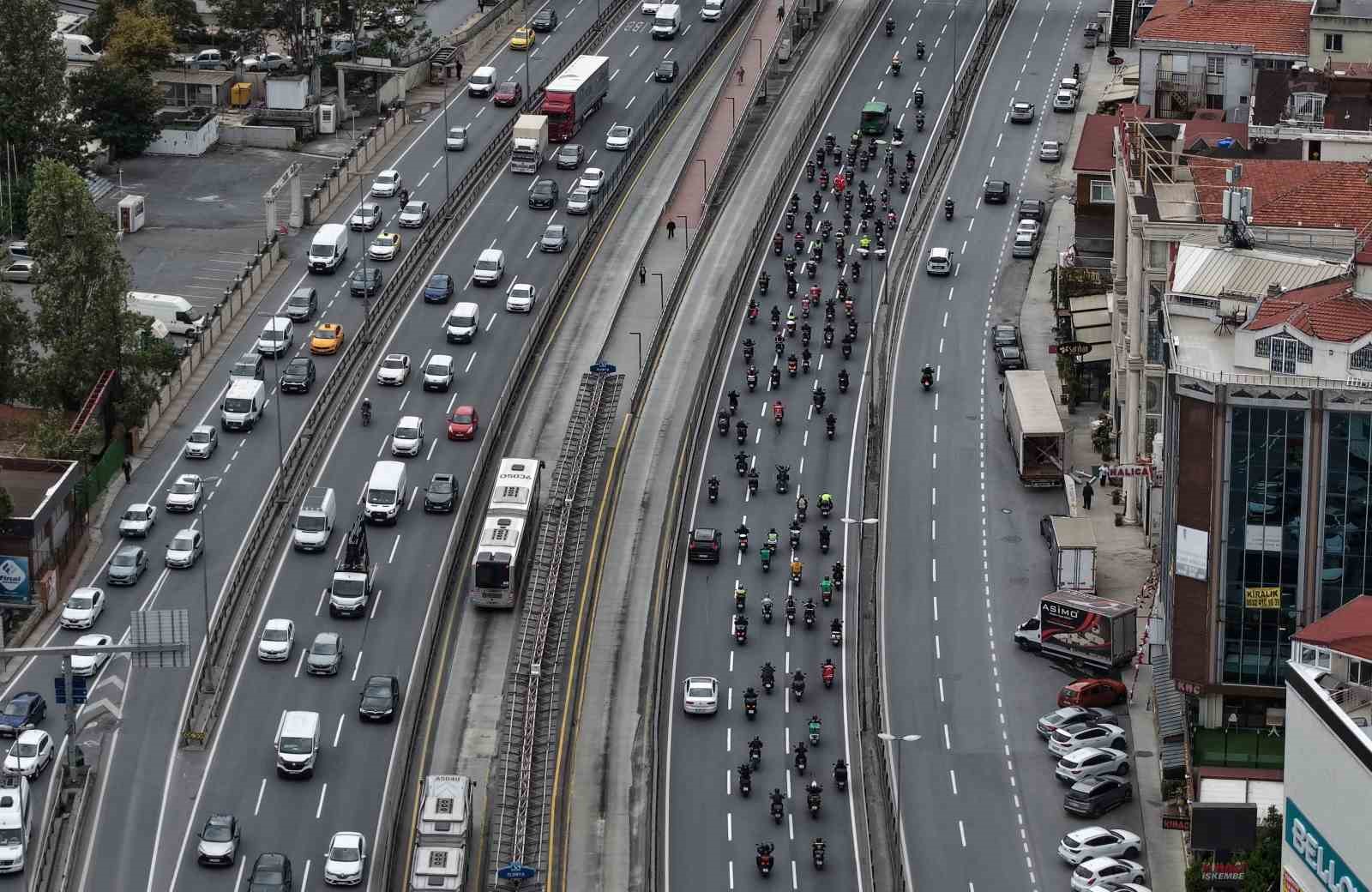 MOTOR TUTKUNLARININ CENAZE TÖRENİNDE OLUŞTURDUĞU KONVOY HAVADAN GÖRÜNTÜLENDİ