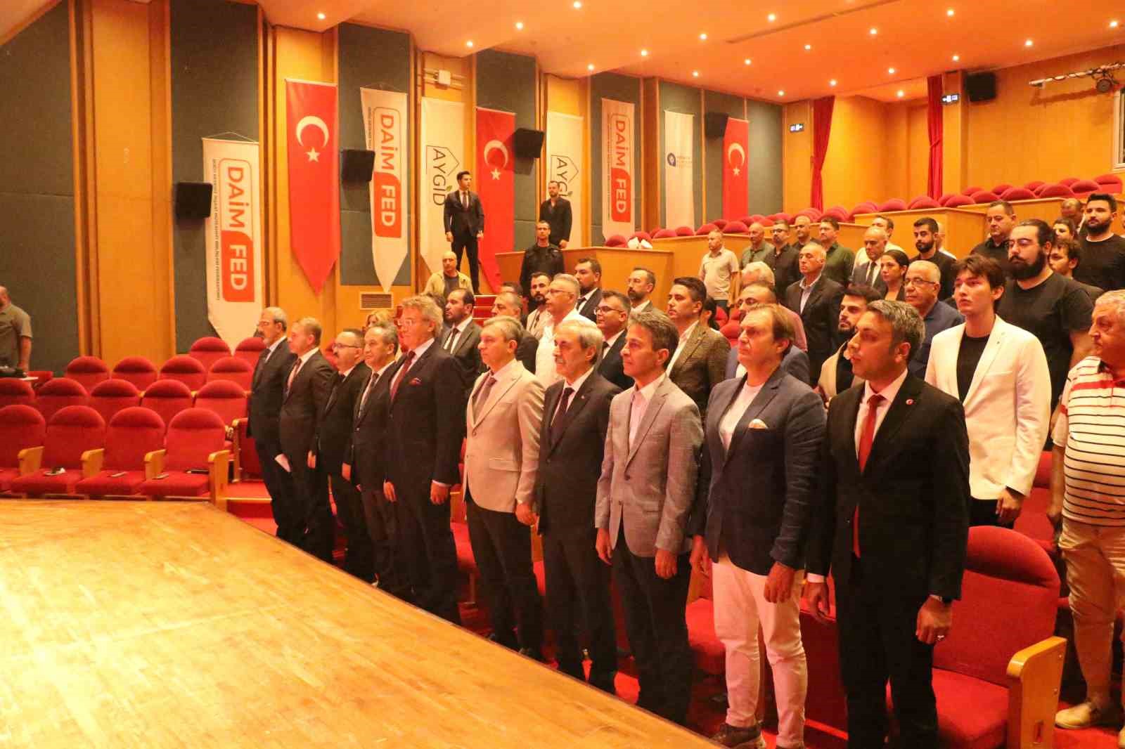 AÇILIŞ TA İSTİKLAL MARŞININ OKUNUŞU