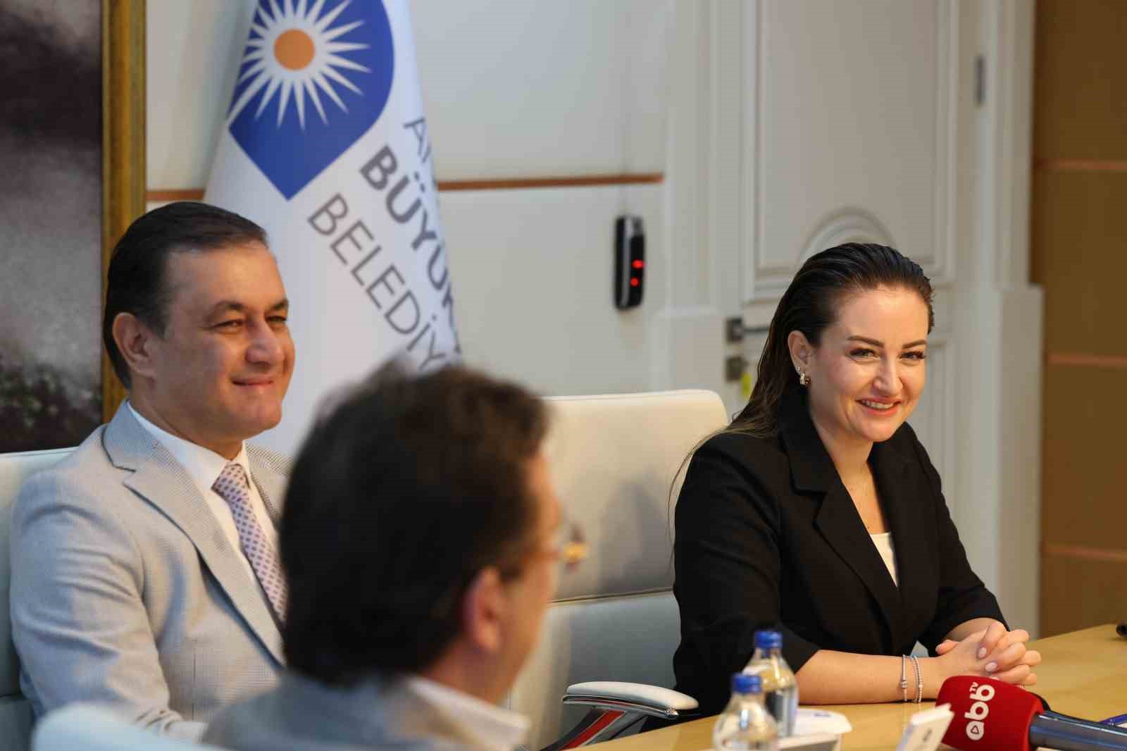 ELMALI BELEDİYE BAŞKANI HALİL ÖZTÜRK İLE ANTALYA BÜYÜKŞEHİR BELEDİYE BAŞKAN VEKİLİ BÜŞRA ÖZDEMİR PROTOKOLÜ İMZALADI