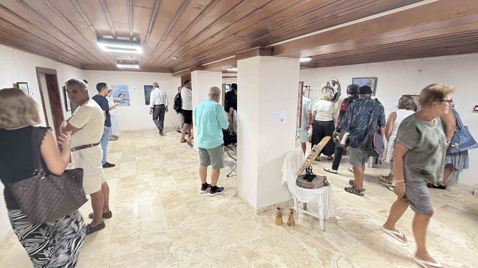 KAZDAĞLARI’NIN KUŞ TÜRLERİNDEN İLHAM ALAN "KAZ DAĞLARI’NIN FISILTISI KUŞ DÜŞLERİ" SERGİSİ, SANATSEVERLERLE BULUŞTU.