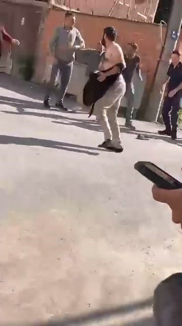 İHBAR ÜZERİNE OLAY YERİNE ÇOK SAYIDA JANDARMA KOMUTANLIĞI EKİBİ SEVK EDİLDİ. EKİPLERİN MÜDAHALESİYLE KAVGA SONLANDIRILIRKEN, OLAYDA DARP SONUCU YARALANAN 8 KİŞİ SAĞLIK EKİPLERİNCE HASTANEYE KALDIRILDI.