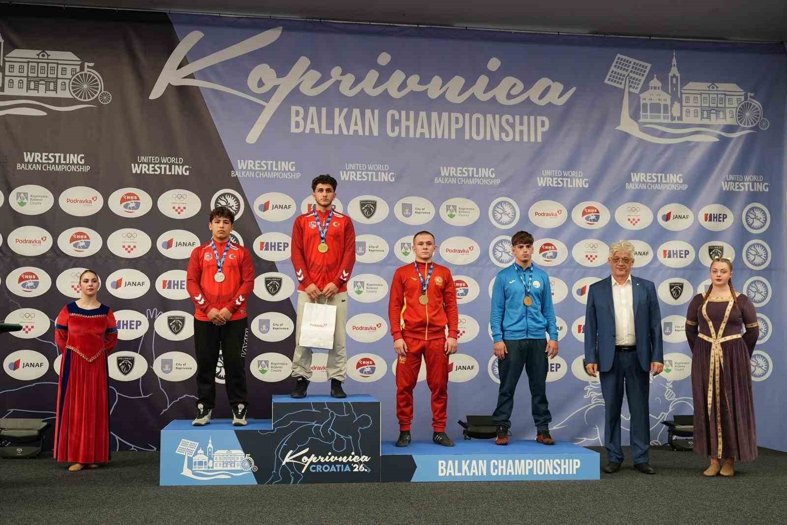 ŞAHİNBEY BELEDİYESPOR KULÜBÜ GÜREŞÇİLERİ, HIRVATİSTAN’DAKİ U17 BALKAN GÜREŞ ŞAMPİYONASI’NDA 1 ALTIN, 3 GÜMÜŞ VE 1 BRONZ OLMAK ÜZERE TOPLAM 5 MADALYA KAZANDI.