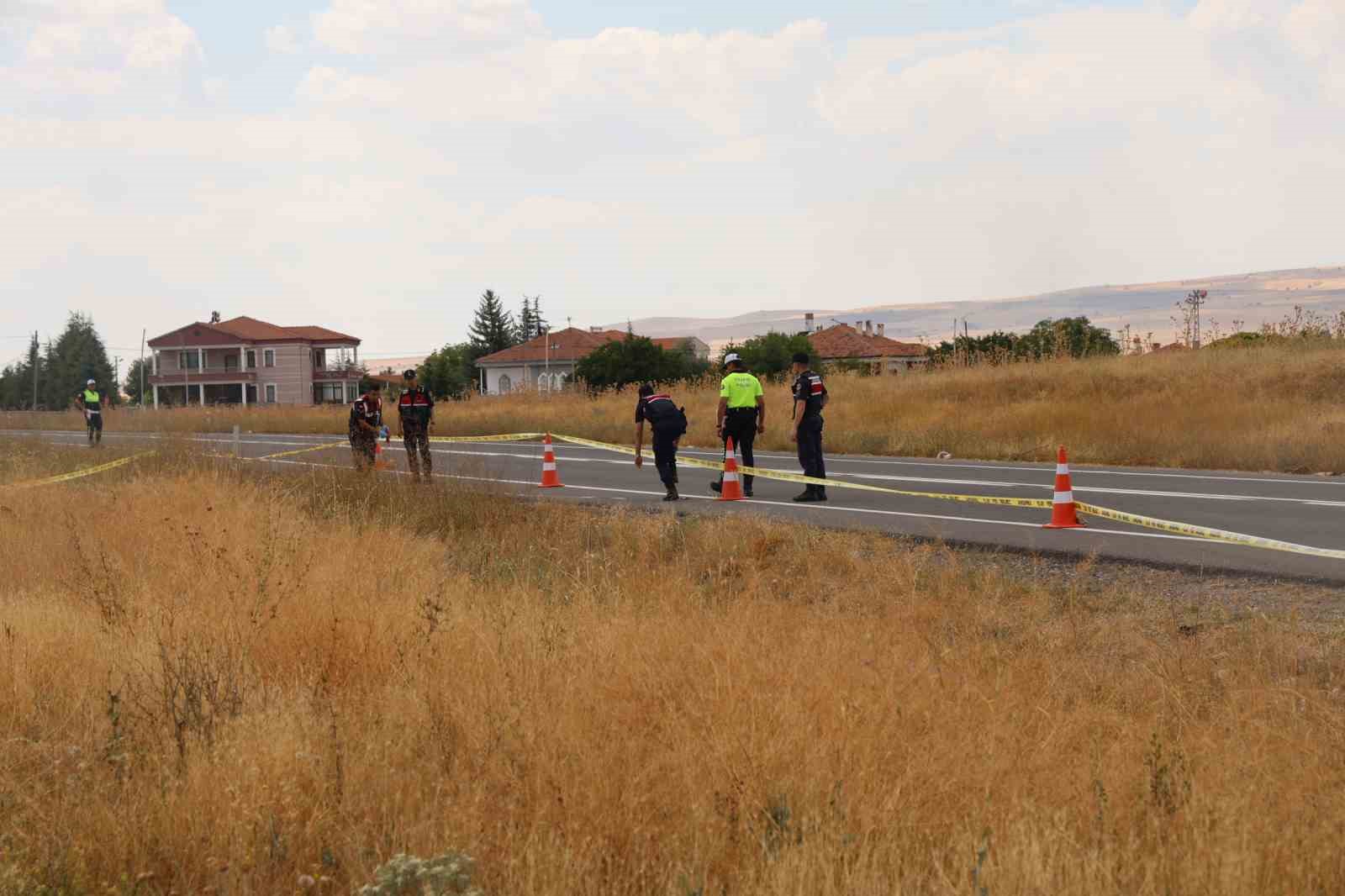 NEVŞEHİR’DE YOLUN KARŞISINA GEÇMEK İSTERKEN OTOMOBİLİN ÇARPTIĞI YAYA HAYATINI KAYBETTİ.