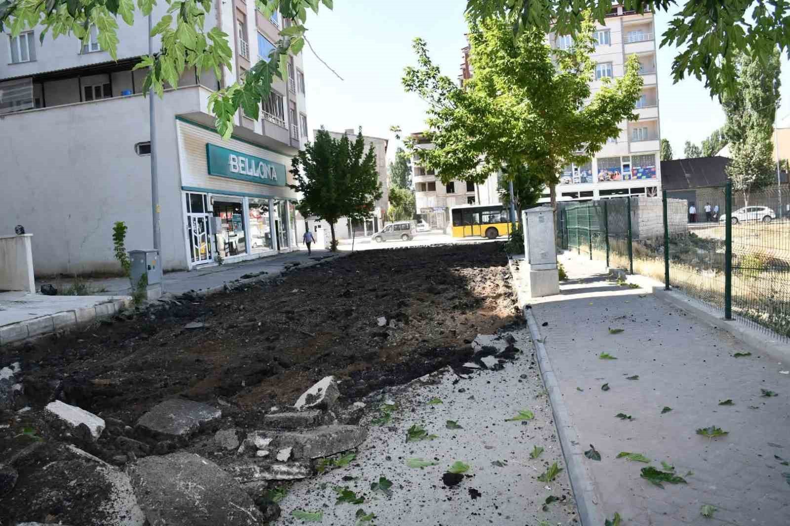 PATNOS BELEDİYESİ’NDEN ATATÜRK MAHALLESİ’NE ULAŞIM YATIRIMI: YOL YENİLEME ÇALIŞMALARI BAŞLADI