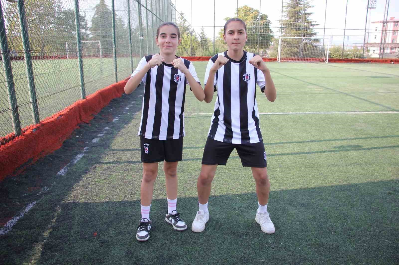 YAKLAŞIK 2 YIL ÖNCE FAALİYETE GEÇEN ANCAK BU KISA SÜREDE BÜYÜK GELİŞME KAYDEDEREK BÜYÜYEN DENİZLİ PAMUKKALE BEŞİKTAŞ FUTBOL OKULUN DA YETİŞEN NURCAN KAZANCIO GALATASARAY AKADEMİ TAKIMINA TRANSFER OLARAK DİKKATLERİ ÜZERİNE ÇEKTİ. SARI KIRMIZILI FUTBOLCU KAZANCIO HEDEFİNİ MİLLİ TAKIM OLARAK BELİRLEDİĞİNİ SÖYLEDİ.