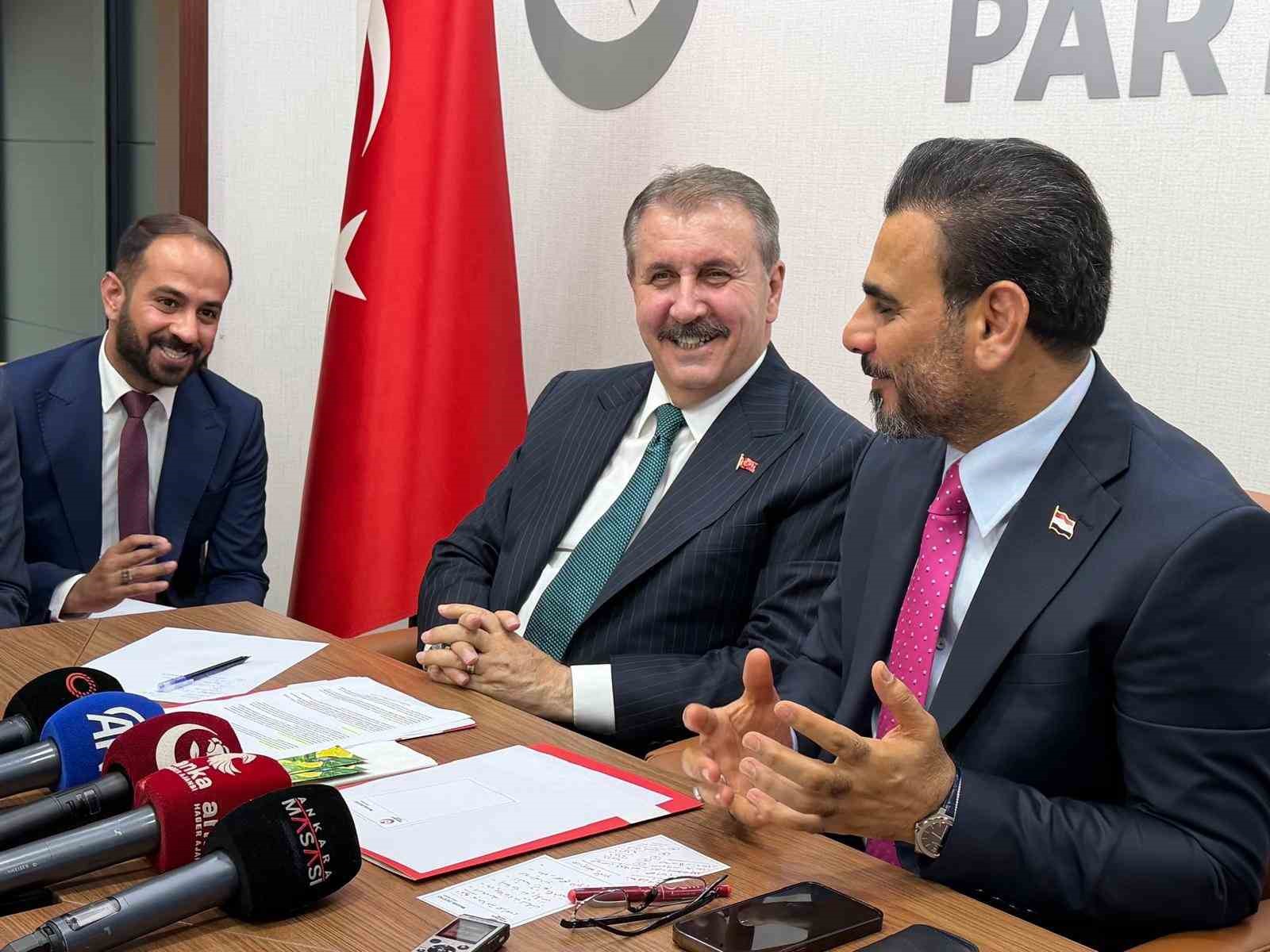 IRAK'TAKİ EL HİKMET HAREKETİ'NE MENSUP MİLLETVEKİLLERİ, ANKARA ZİYARETLERİ KAPSAMINDA BÜYÜK BİRLİK PARTİSİ (BBP) GENEL BAŞKANI MUSTAFA DESTİCİ'Yİ PARTİSİNİN GENEL MERKEZİ'NDE ZİYARET ETTİ.