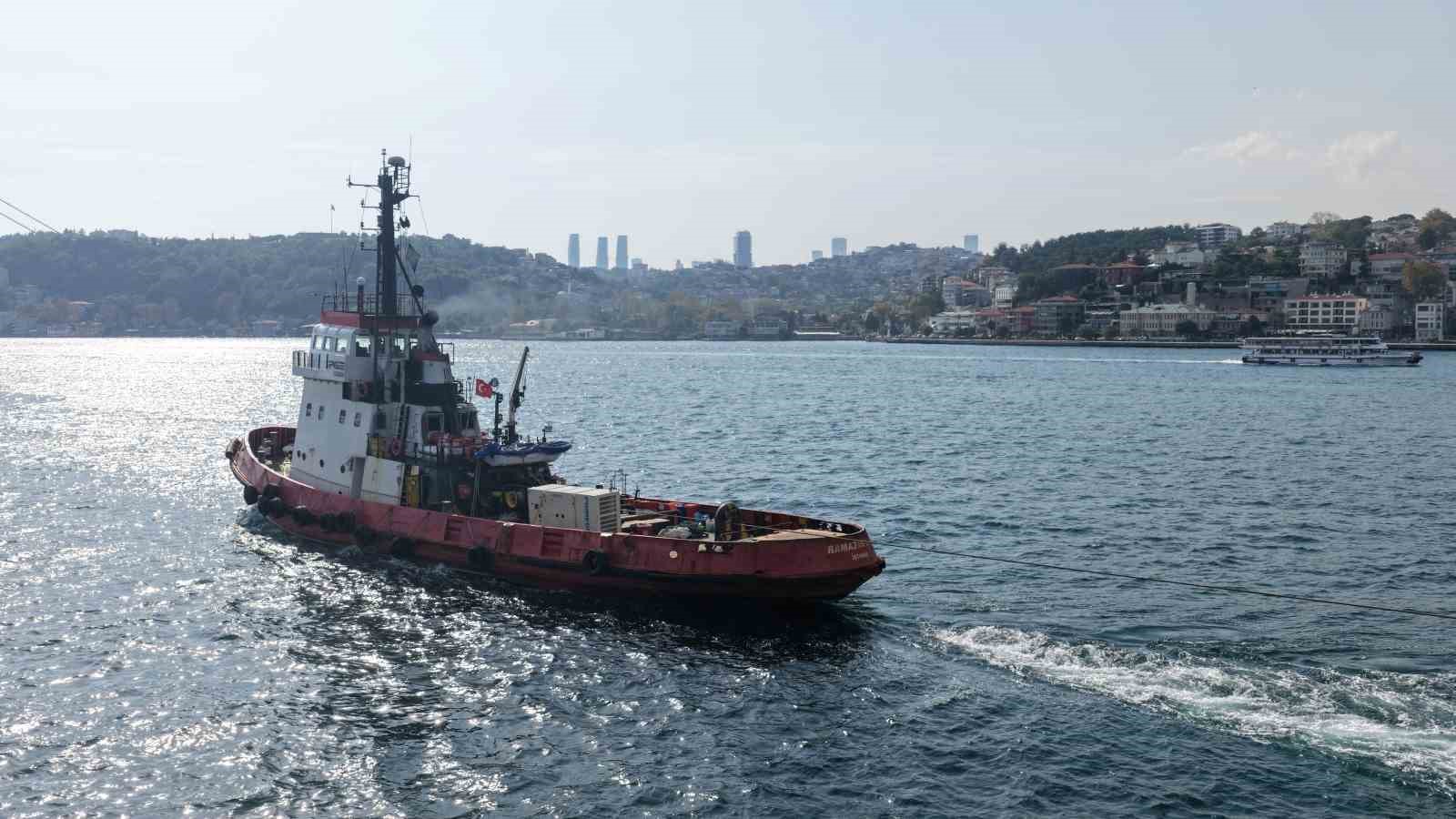KARADENİZ’DE RUSYA AÇIKLARINDA VE ULUSLARARASI SULARDA SALDIRIYA UĞRAYAN İKİ GEMİ, İSTANBUL BOĞAZI’NDAN GEÇEREK YALOVA’DAKİ TERSANELER BÖLGESİNE SEVK EDİLDİ.