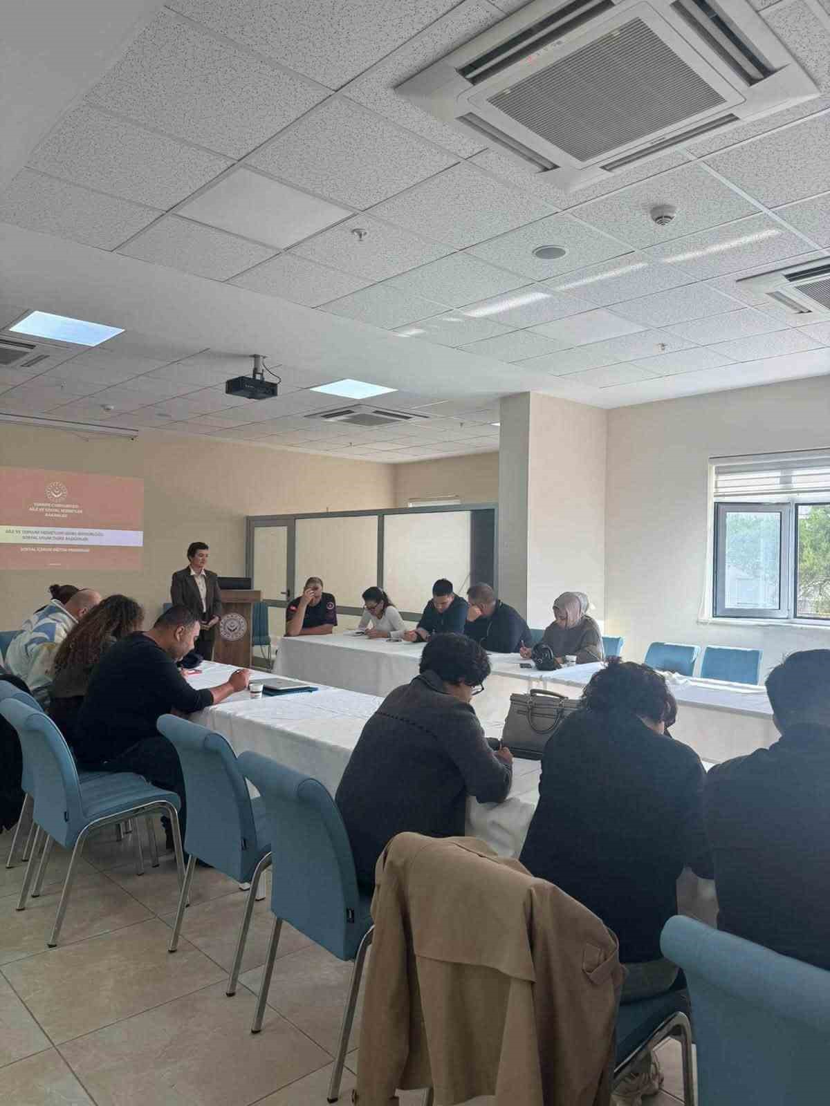 MUĞLA’DA KAMU PERSONELİNE SOSYAL İÇERME EĞİTİMİ VERİLDİ