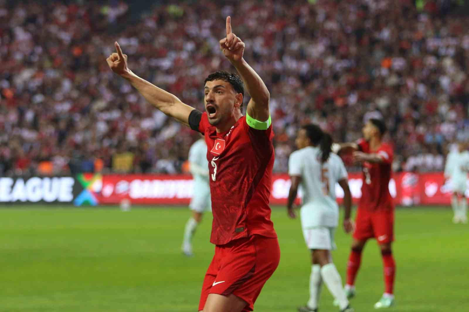 A MİLLİ FUTBOL TAKIMI, UEFA ULUSLAR A LİGİ 1. GRUP İLK MAÇINDA FRANSA İLE KOCAELİ'DE KARŞILAŞIYOR. MÜCADELENİN İLK YARISI GOLSÜZ EŞİTLİKLE TAMAMLANDI.