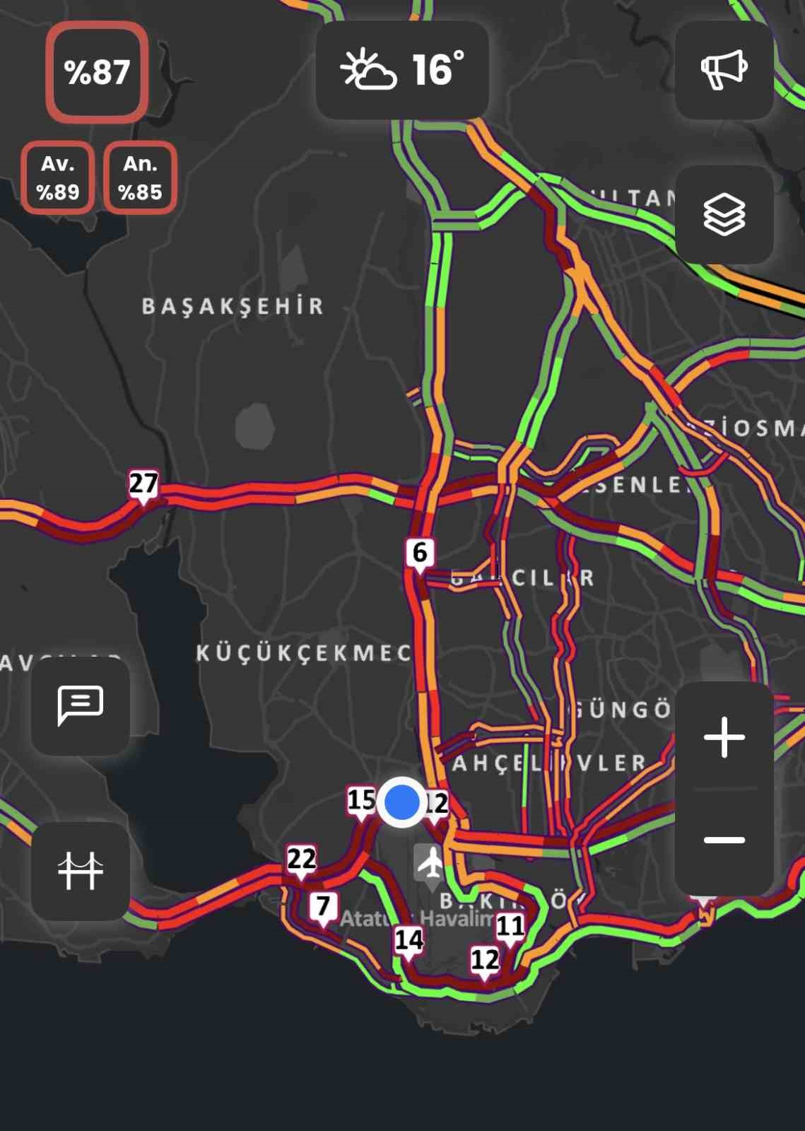 İSTANBUL'DA MESAİ ÇIKIŞINDA TRAFİK YOĞUNLUĞU YÜZDE 87'E ULAŞTI. E-5 KARA YOLU CENNET MAHALLESİ MEVKİİNDE YAPILAN YOL ÇALIŞMASI NEDENİYLE TRAFİK ADETA FELÇ OLURKEN, İŞTEN VE OKULLARINDAN EVE DÖNEN VATANDAŞLAR UZUN SÜRE YOLDA BEKLEDİ.