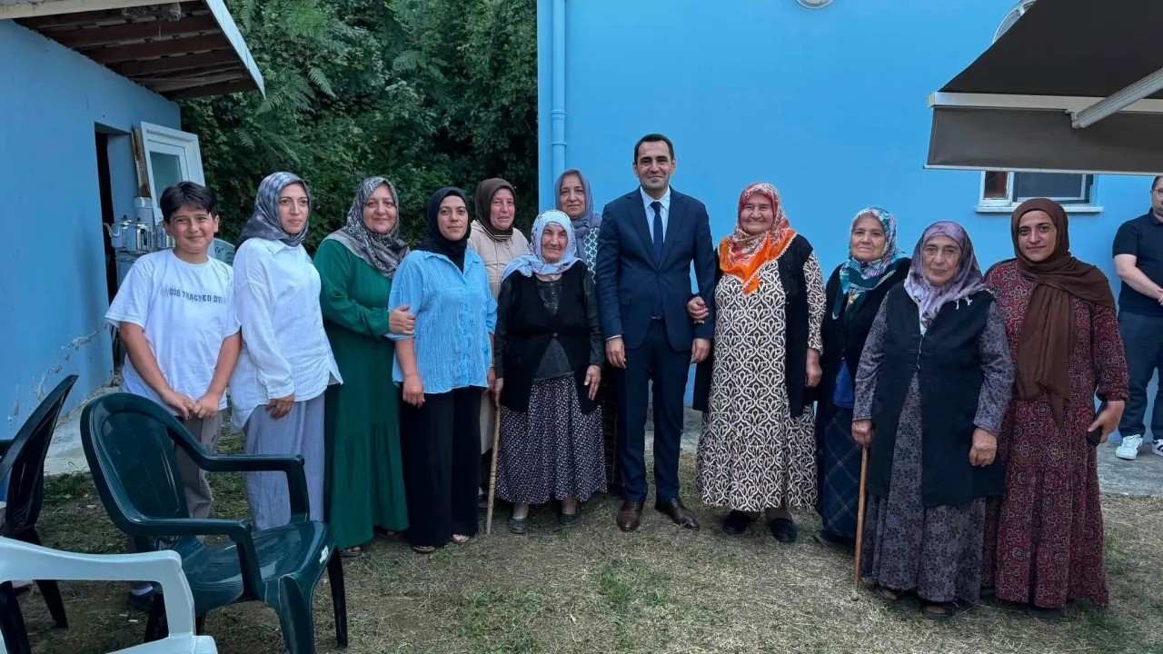 AYANCIK KAYMAKAMI MEVLANA KÜRKCÜ, KÖY ZİYARETLERİ KAPSAMINDA DOLAY, ÜNLÜCE VE ORTALIK KÖYLERİNİ ZİYARET EDEREK VATANDAŞLARIN TALEP VE İHTİYAÇLARINI YERİNDE DİNLEDİ.