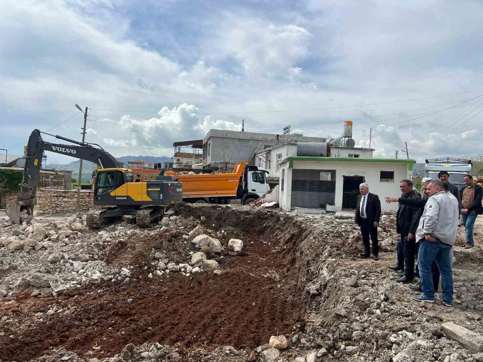 DİYARBAKIR’IN ÇERMİK İLÇE BELEDİYE BAŞKANI ŞEHMUS KARAMEHMETOĞLU, VATANDAŞLARLA BÜTÜNLEŞMEYE DEVAM EDİYOR.