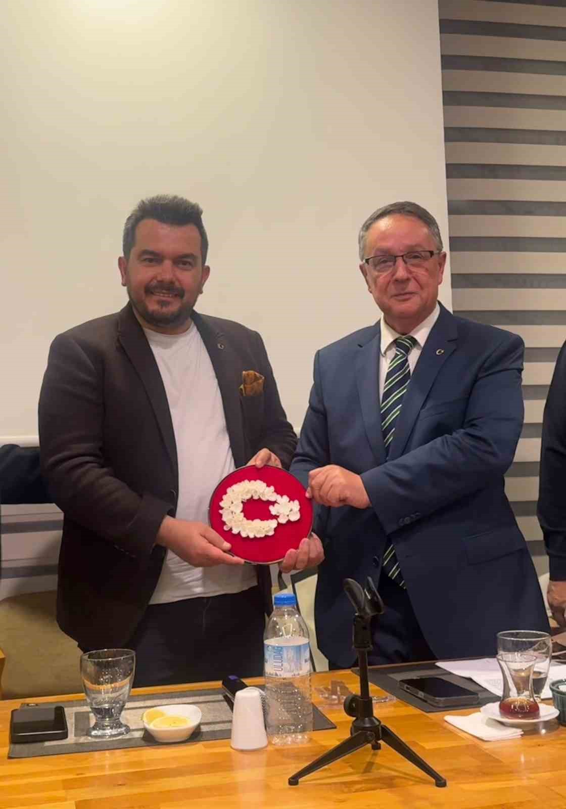 ULUDAĞ ÜNİVERSİTESİ ULUSLARARASI TİCARET ANABİLİM DALI ÖĞRETİM ÜYESİ DOÇ. DR. YÜKSEL OKŞAK VE  BÜYÜK BİRLİK PARTİSİ EKONOMİ VE KALKINMADAN SORUMLU GENEL BAŞKAN YARDIMCISI EKREM ALFATLI